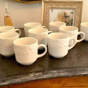 Vintage Gibson embossed fruit coffee mugs
Set of 2